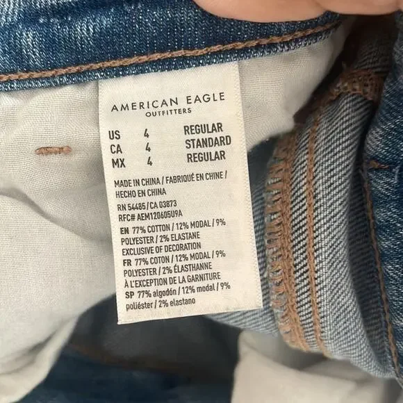 American Eagle Stretch Mom Jean Distressed Size 4 Regular - Picture 11 of 11